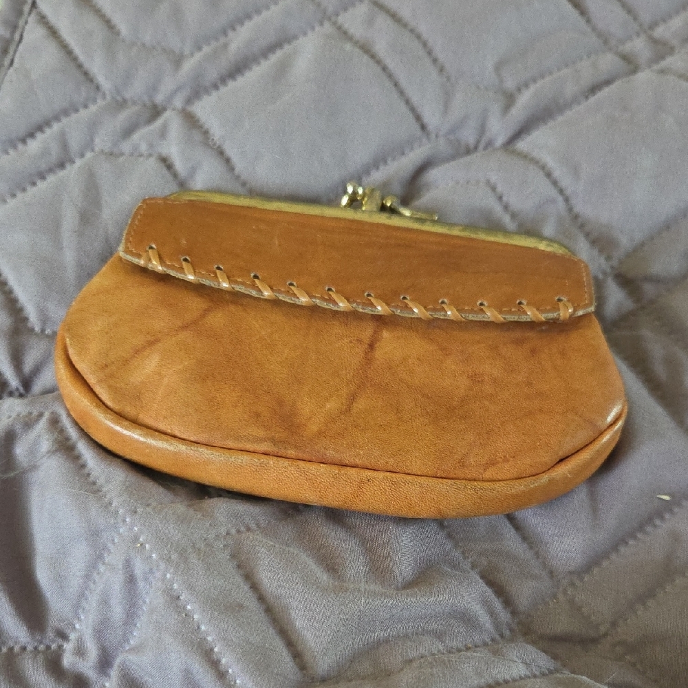 Elegant Tan Leather Coin Purse